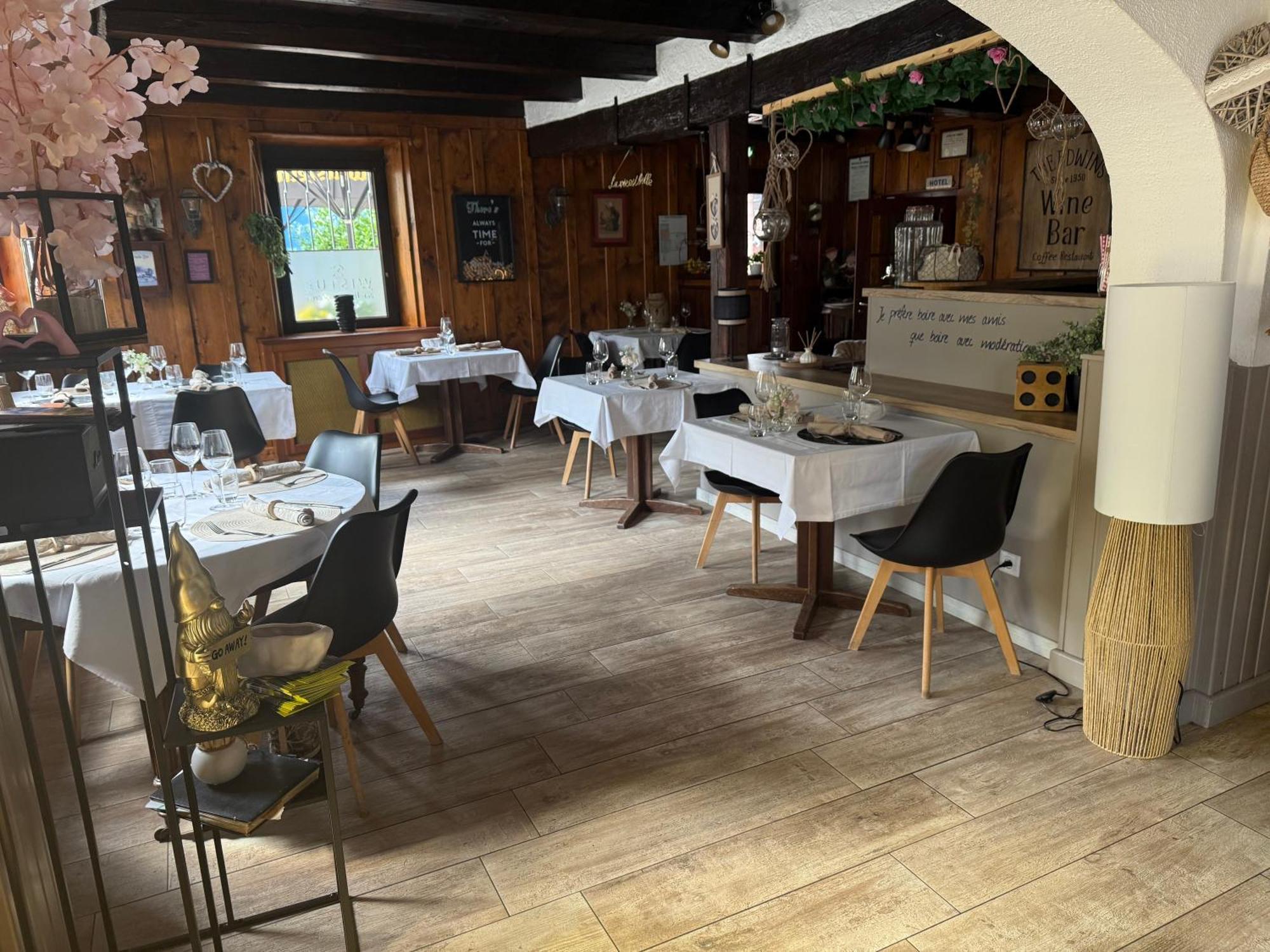 Hotel Wistub Le Passage Sainte-Marie-aux-Mines Exteriör bild